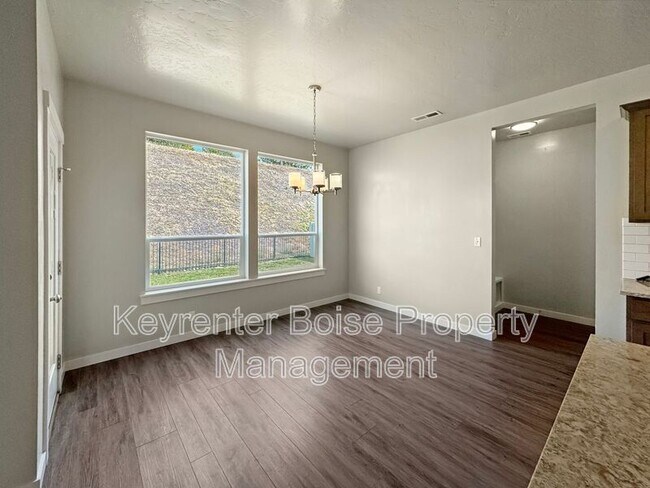Building Photo - 2466 E Stella Dr
