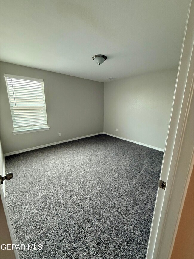 Building Photo - 12868 Star Gaze Ave