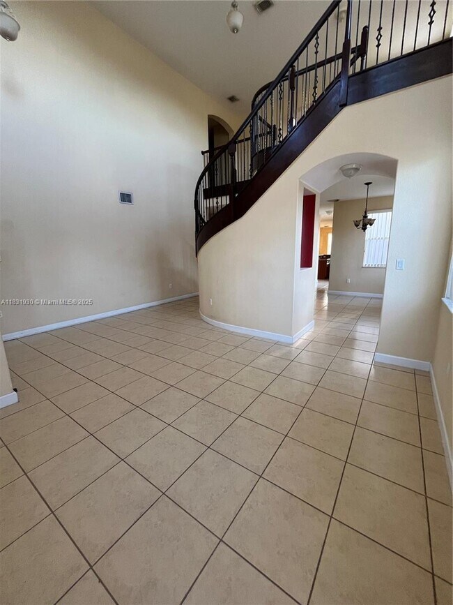 Building Photo - 9140 SW 153rd Ave