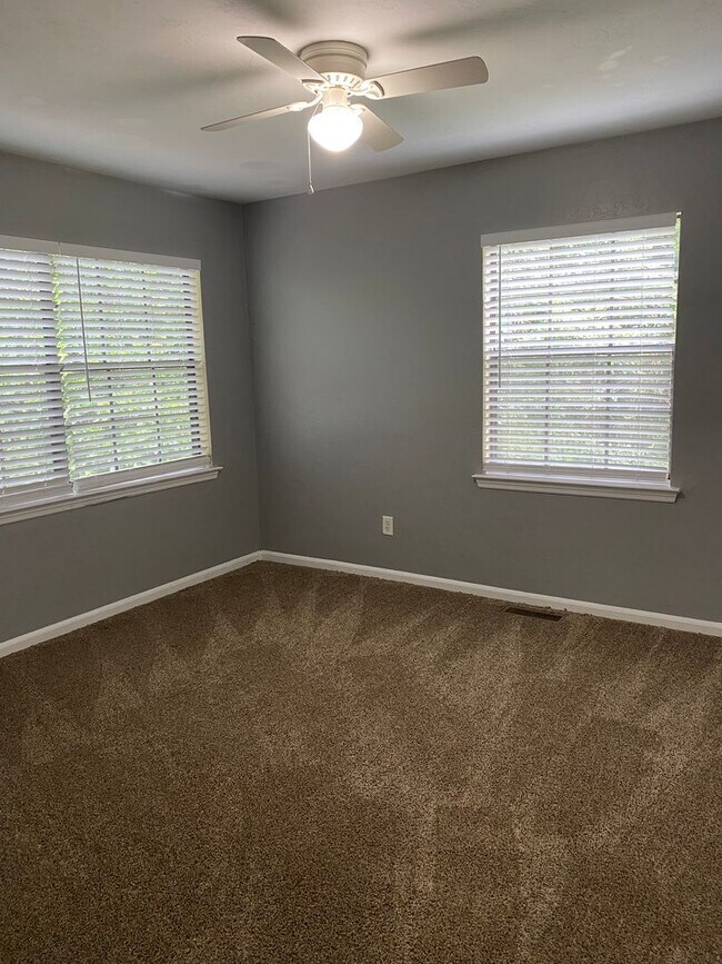 Building Photo - PORTLAND TOWNHOMES
