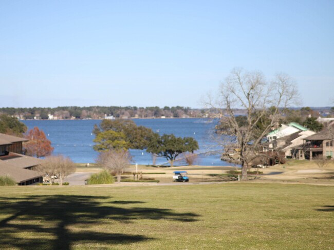 Building Photo - 165 April Point Dr N