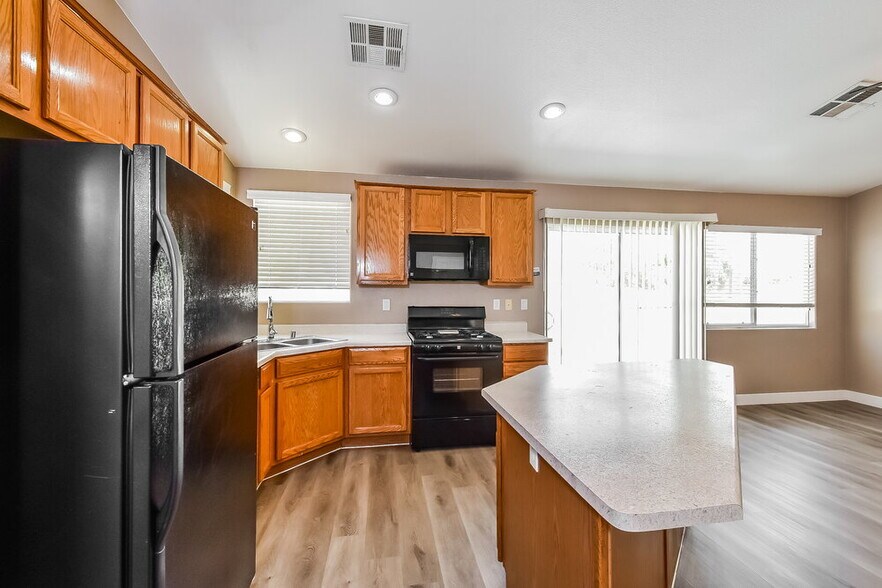 Building Photo - 3830 Canary Creek Ave