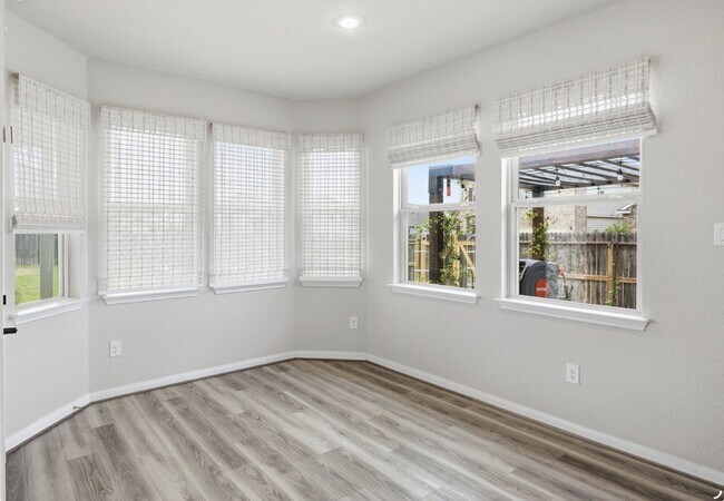 Building Photo - 10051 Mulhouse Dr