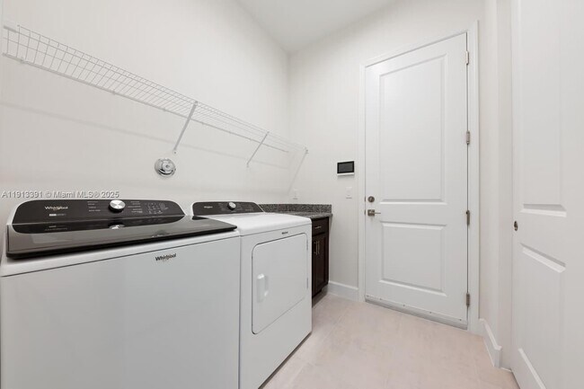 Building Photo - 5786 Aleppo Pne Pl