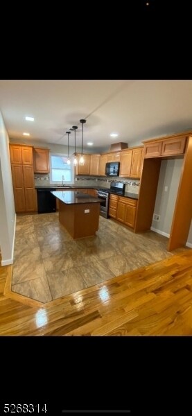 Building Photo - 587 Madison Ave