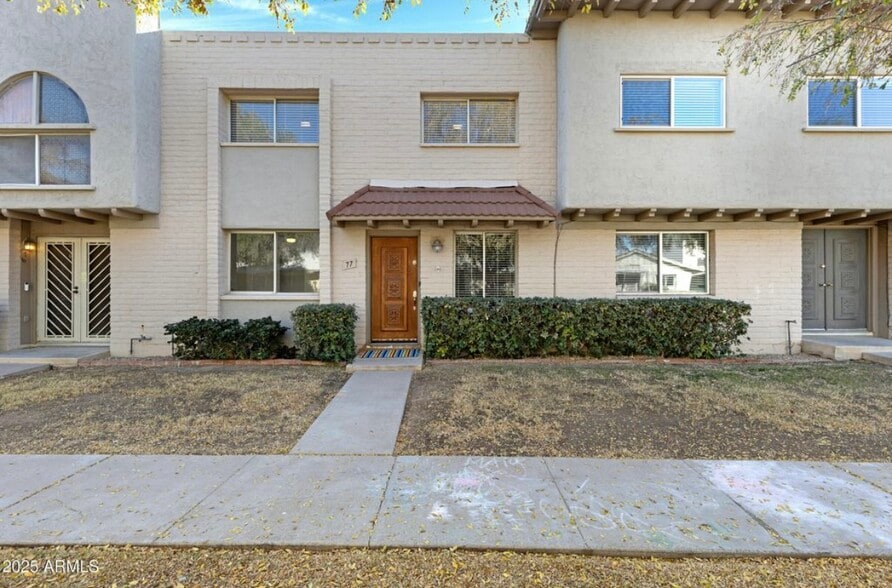 Primary Photo - 225 N Standage