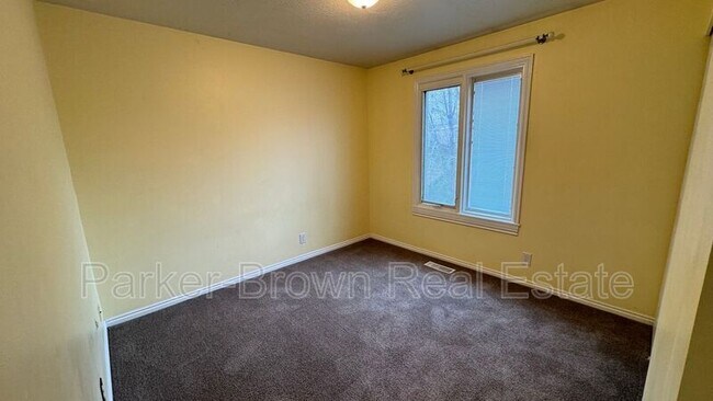 Building Photo - 204 E 735 S
