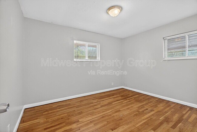 Building Photo - 257 Glen Garry Rd