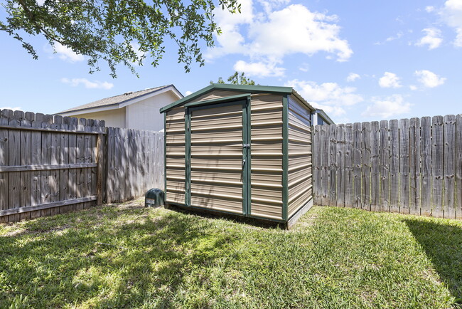 Building Photo - 3805 Kangaroo Ct
