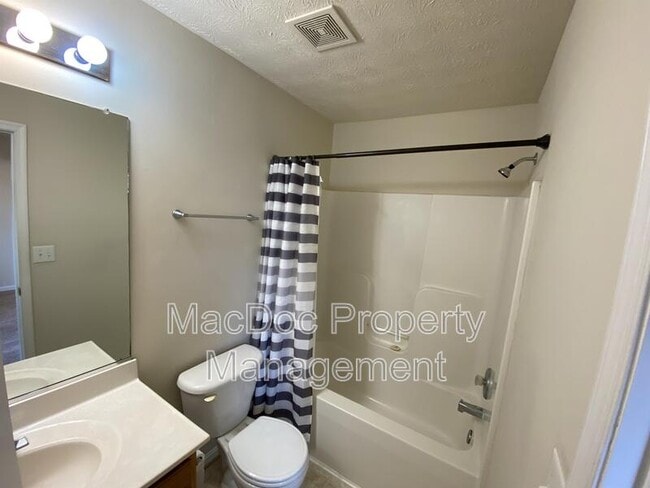 Building Photo - 9605 Coventry Creek Dr