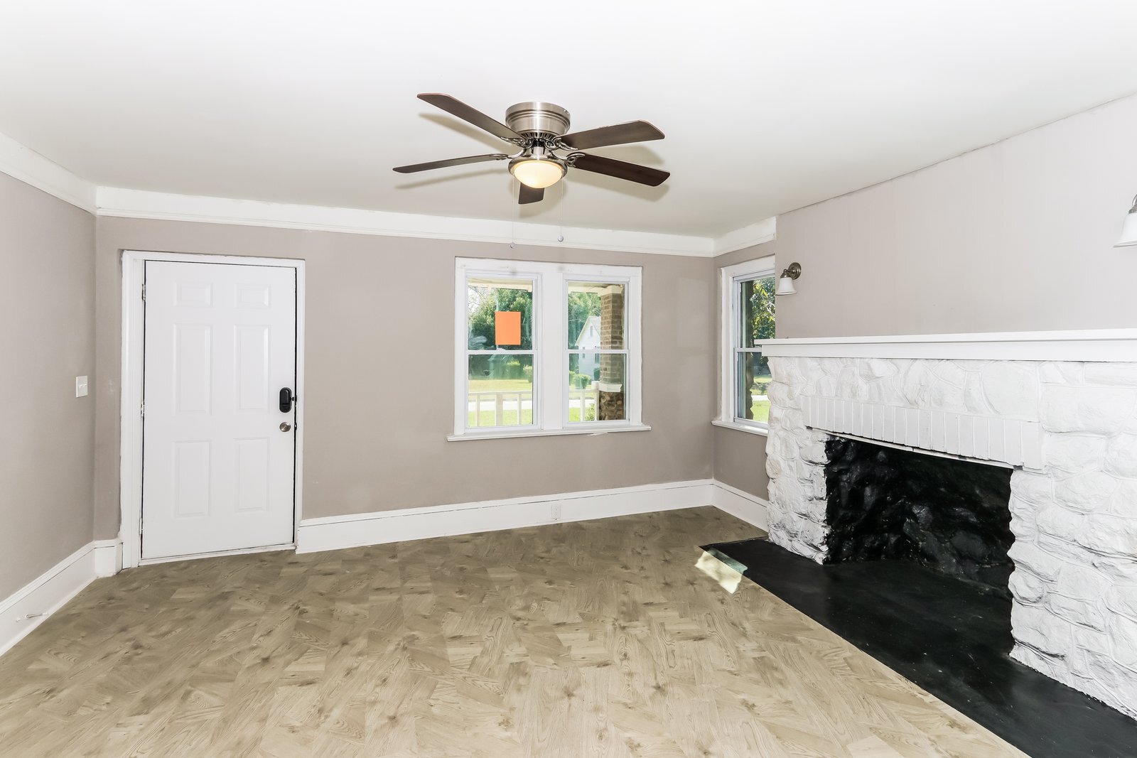 Building Photo - 870 Lynhaven Ave