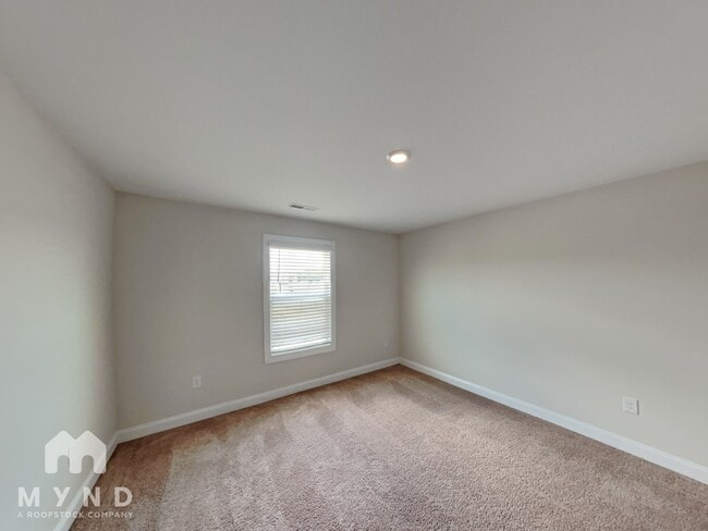 Building Photo - 158 Brixham Lp