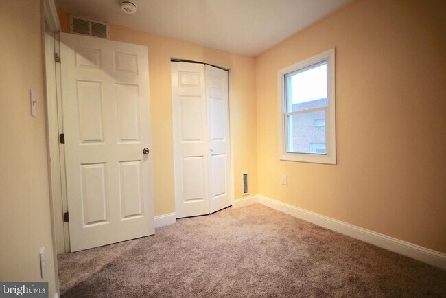 Building Photo - 3516 Mercer St