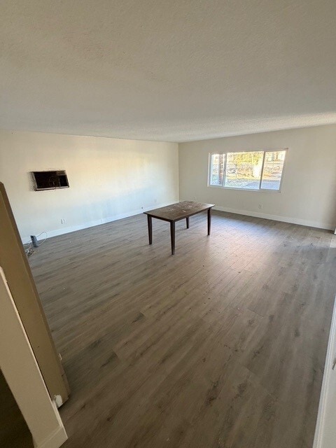 Building Photo - 2150 S San Jacinto Ave