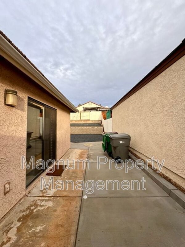 Building Photo - 27776 Spring Meadow Ct