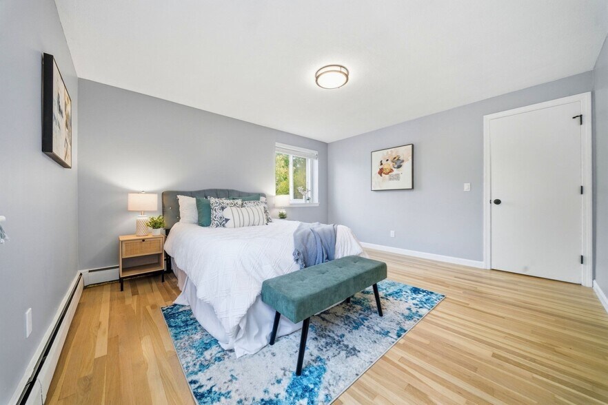 Building Photo - 20 Radcliffe Rd