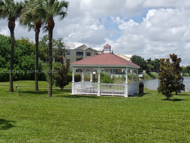 Building Photo - 2881 N Oakland Forest Dr