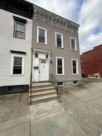 Building Photo - 19 N Lake Ave