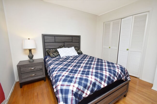 Building Photo - Charming 3 Bedroom, 2 Bath Home with Fence...