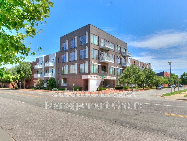Building Photo - 444 N Central Ave
