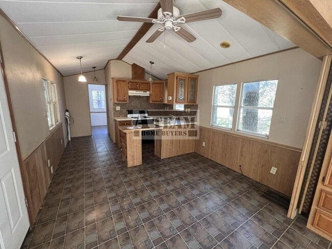 Building Photo - Cozy 1 Bedroom 1 Bath Home with Big Yard!