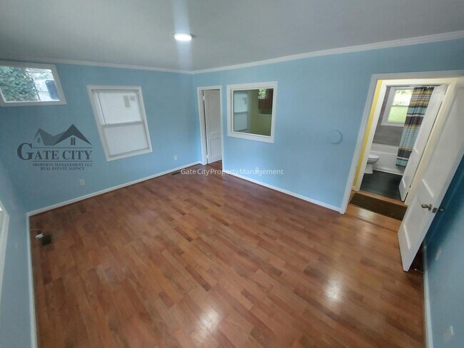 Building Photo - 616 Hedrick Ave
