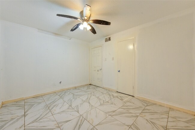 Building Photo - 2117 Willow Wisp Dr
