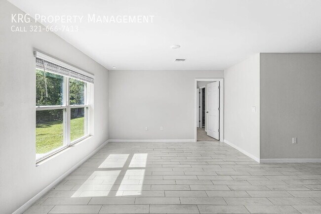 Building Photo - 3020 N Lakewood Rd