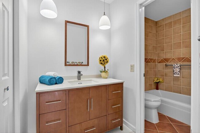 Building Photo - 130 Cypress Club Dr