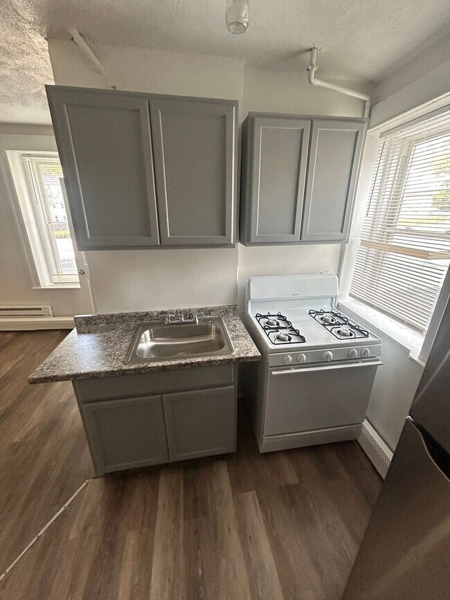 Building Photo - 1 Hitchcock Rd