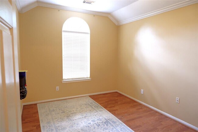 Building Photo - 2610 Parkbriar Ln
