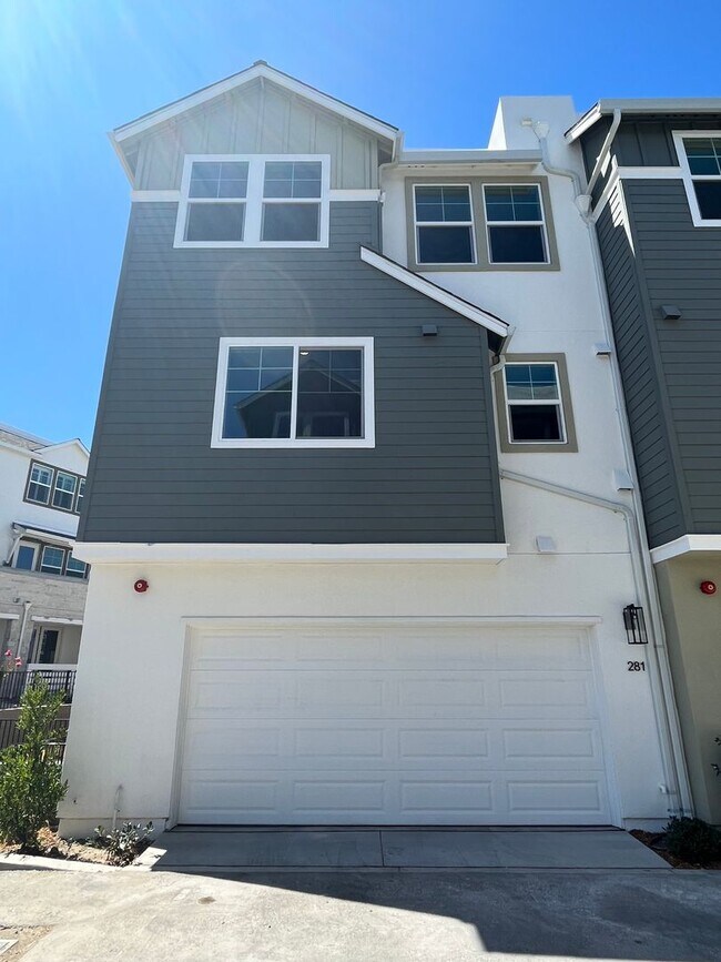 Building Photo - Beautiful New Construction Fountain Grove ...