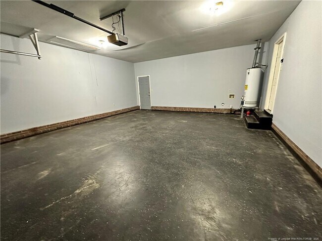 Building Photo - 7904 Gaza Ct