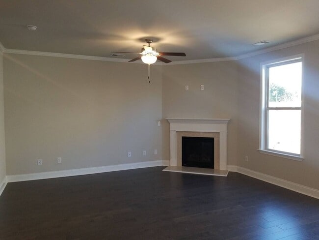 Building Photo - Single Family 3 Bedroom Townhome in Woodstock!