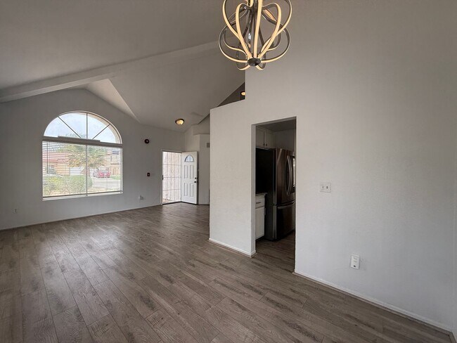 Building Photo - Lancaster 3 Bedroom + 3 Bathroom