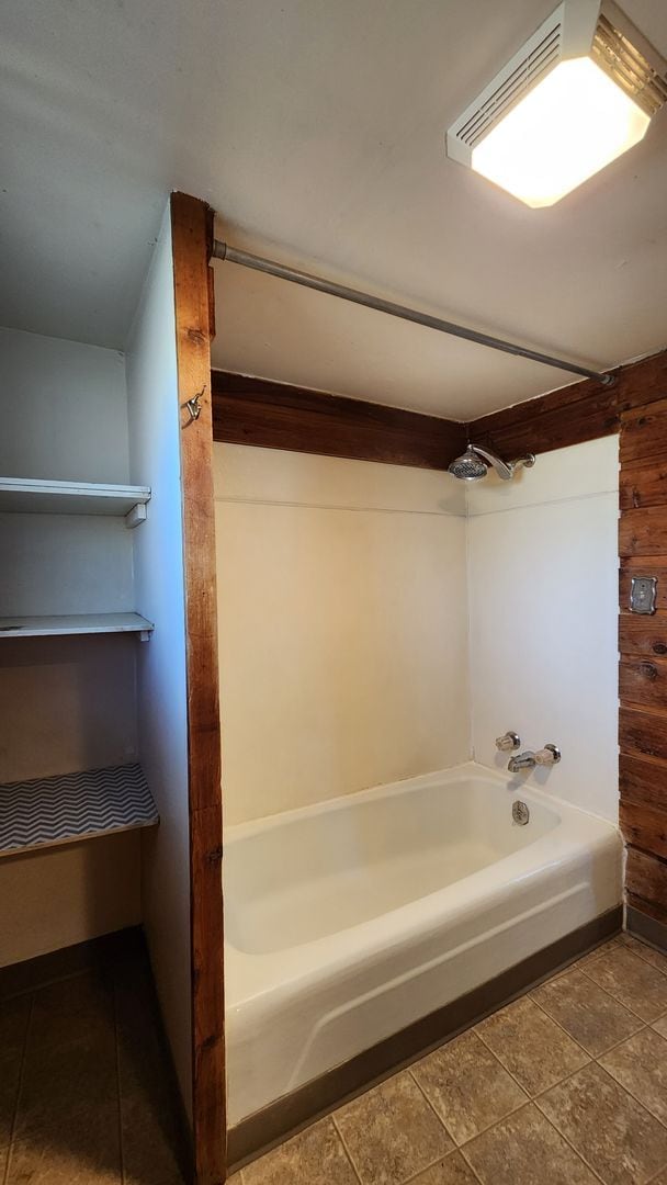 Building Photo - Home on Two Acres with Pets Considered