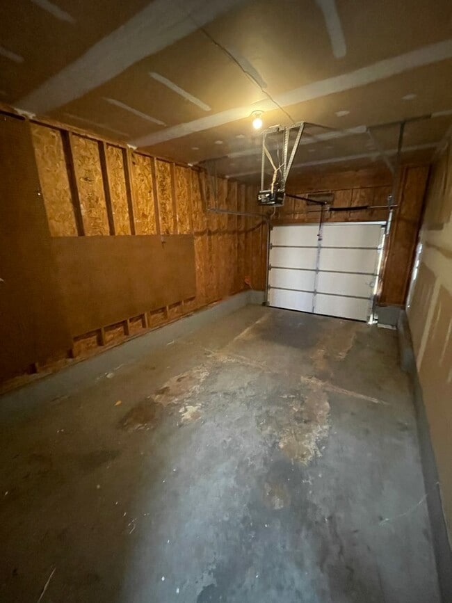 Building Photo - 106 Country Run Dr