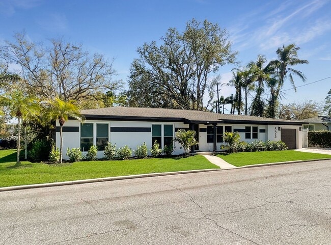 Building Photo - Fully Remodeled Snell Isle Luxury Home - A...