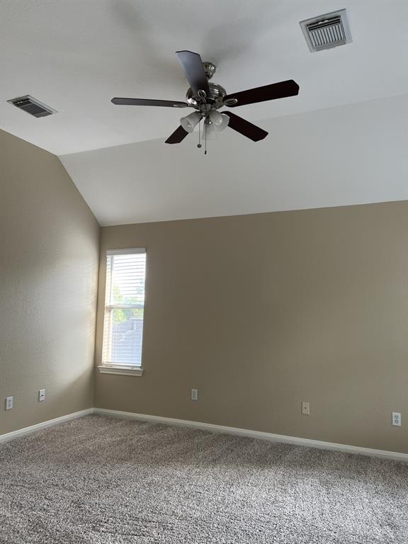 Building Photo - 374 Lake View Dr