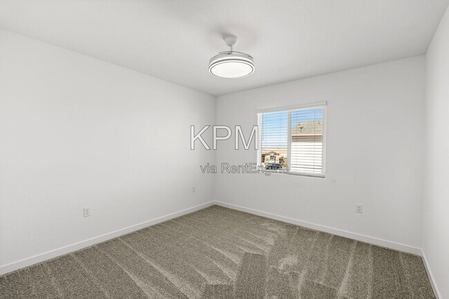 Building Photo - 10925 Admiral Cv Wy