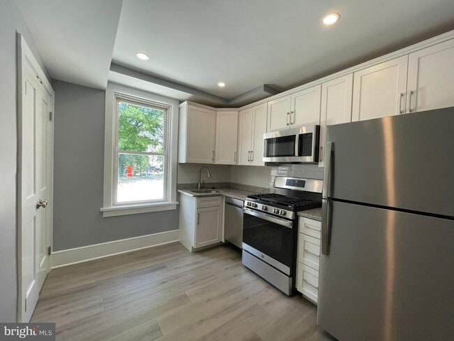 Building Photo - 25 W State St