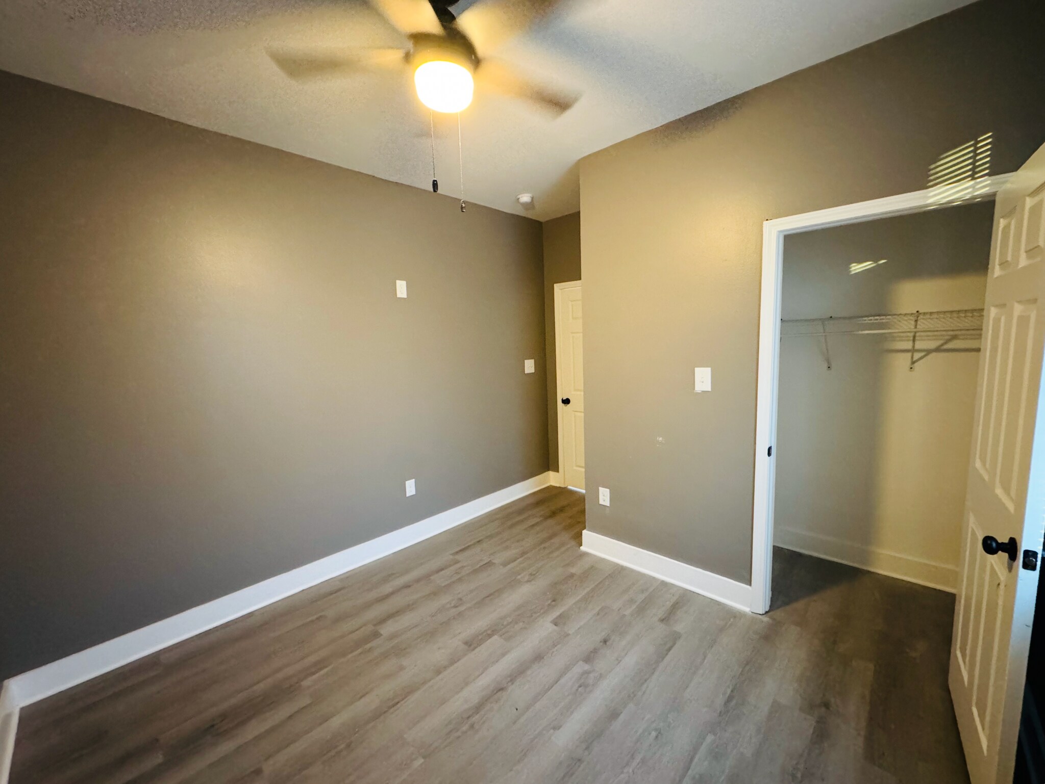 Building Photo - 860 France St