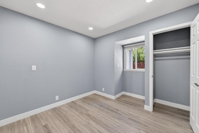 Building Photo - 4971 Geomax Ct