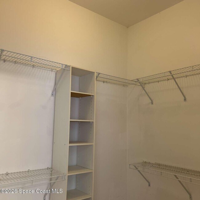 Building Photo - 1281 Rock Springs Dr