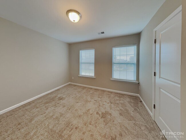 Building Photo - 117 Prairie Wolf Run