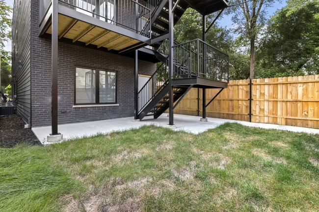 Building Photo - 4605 S Langley Ave