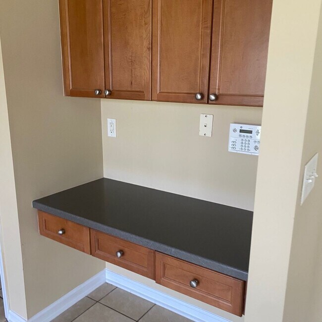 Building Photo - Plum Creek 4Br 2.5Ba
