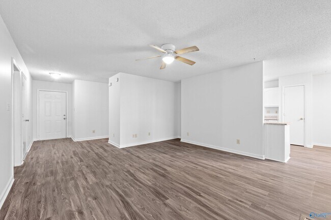 Building Photo - 113 Fernwood Cir