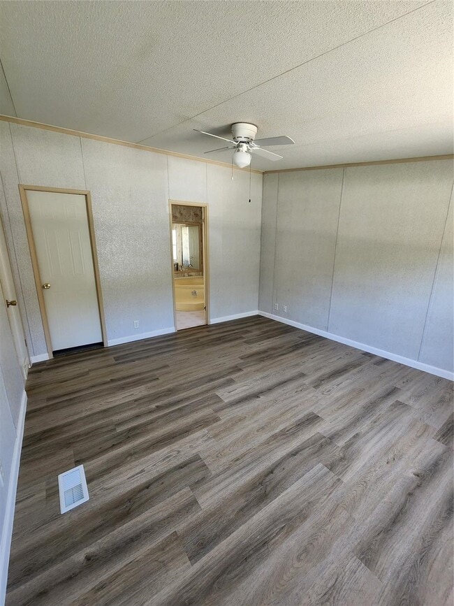 Building Photo - 33209 Wedgewood Dr