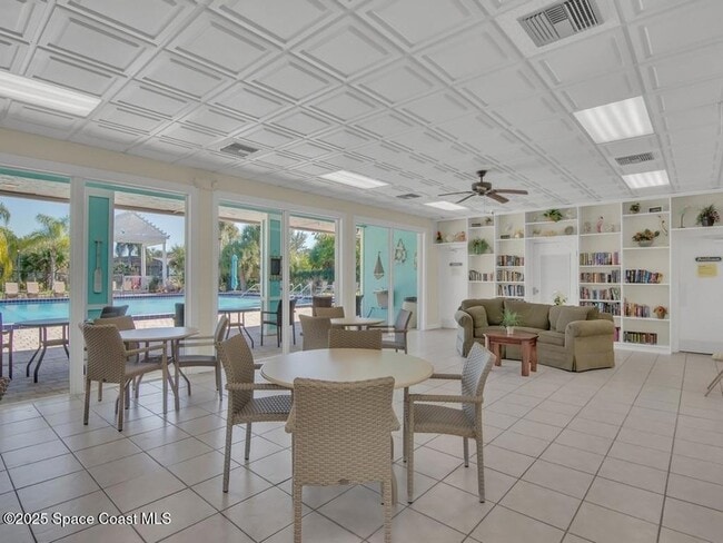 Building Photo - 1150 Breezy Way